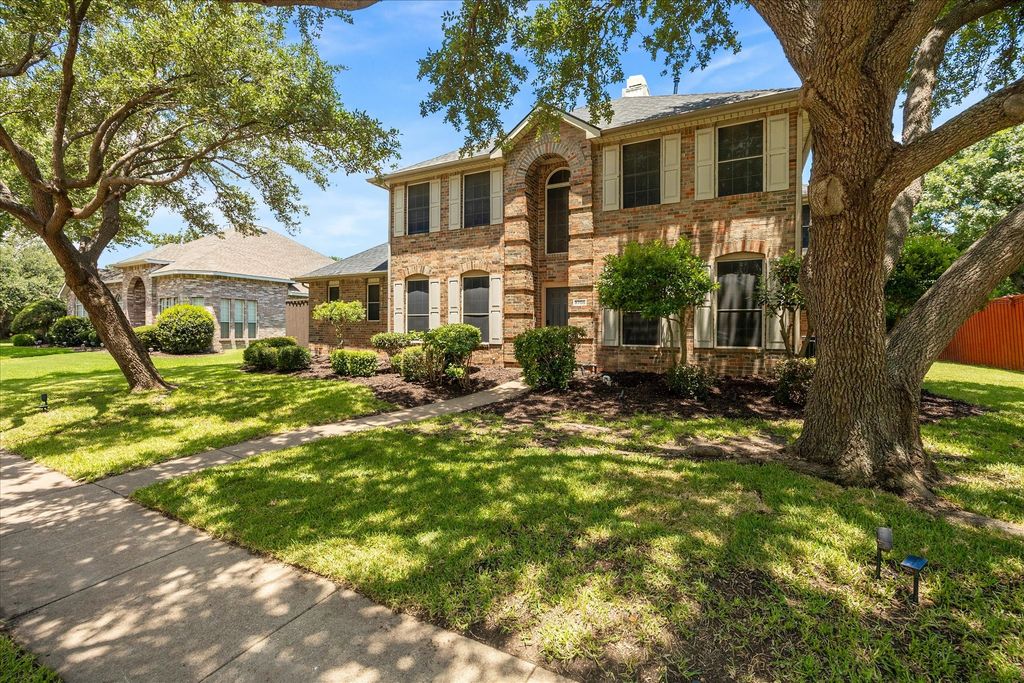 8705 Brookhollow Drive, Rowlett, TX 75089