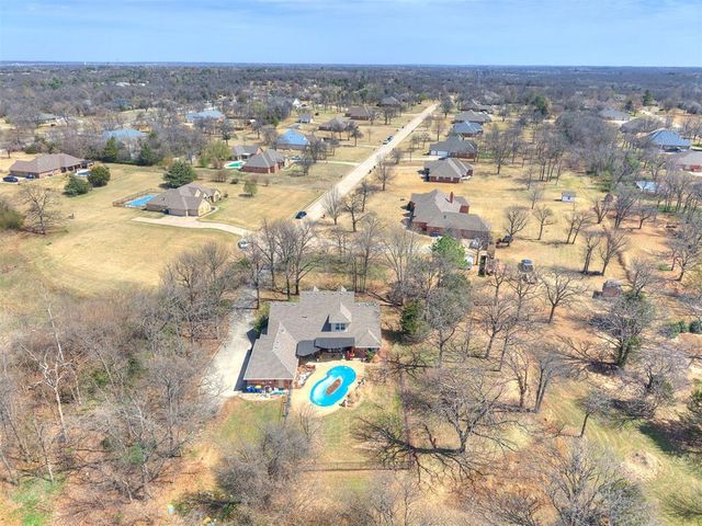 16316 Cobblestone Circle, Choctaw, OK 73020