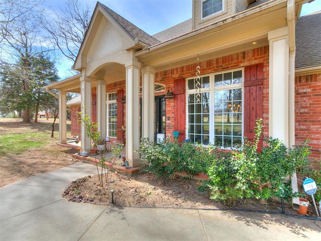 16316 Cobblestone Circle, Choctaw, OK 73020