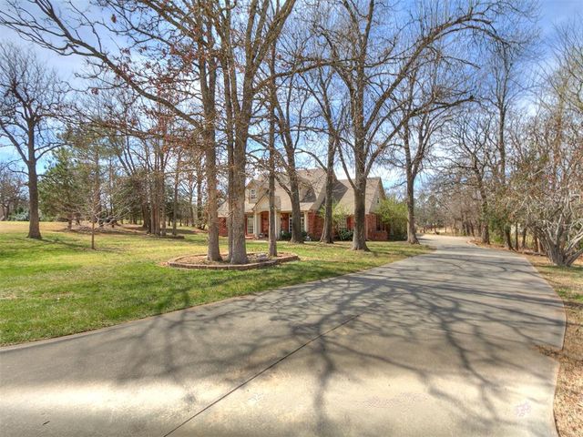 16316 Cobblestone Circle, Choctaw, OK 73020