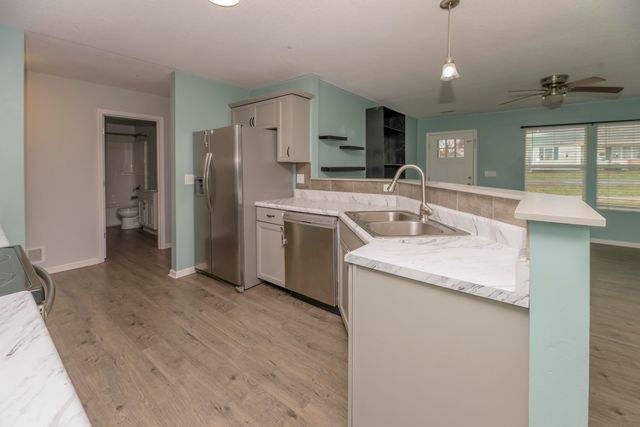 525 JEFFERSON AVE, Moberly, MO 65270