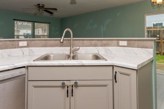 525 JEFFERSON AVE, Moberly, MO 65270