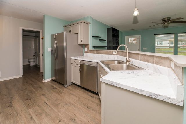 525 JEFFERSON AVE, Moberly, MO 65270