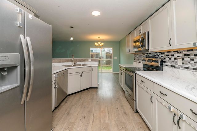 525 JEFFERSON AVE, Moberly, MO 65270