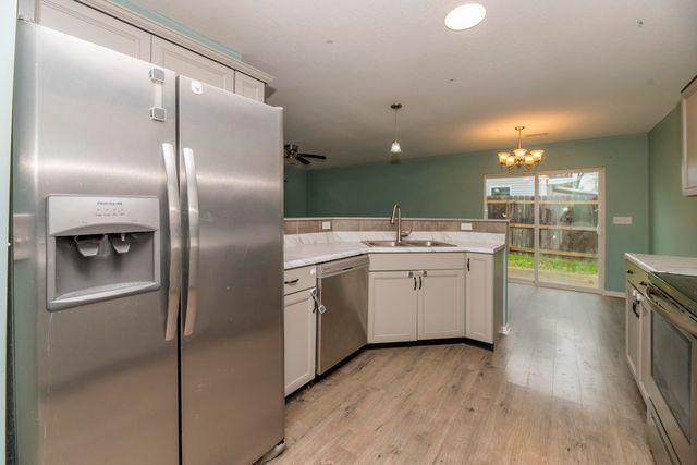 525 JEFFERSON AVE, Moberly, MO 65270