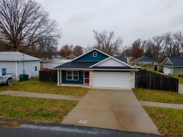 525 JEFFERSON AVE, Moberly, MO 65270