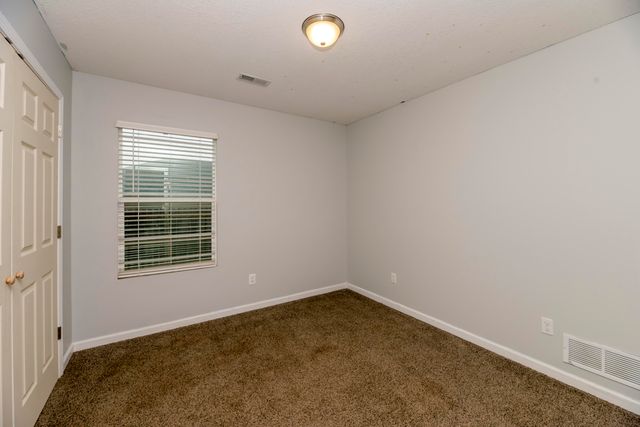 525 JEFFERSON AVE, Moberly, MO 65270