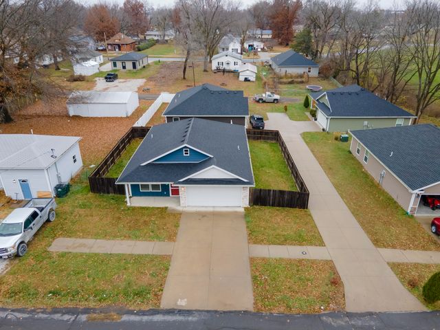 525 JEFFERSON AVE, Moberly, MO 65270