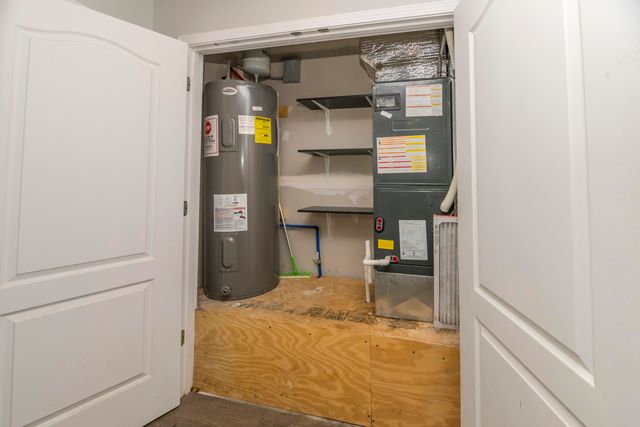 525 JEFFERSON AVE, Moberly, MO 65270