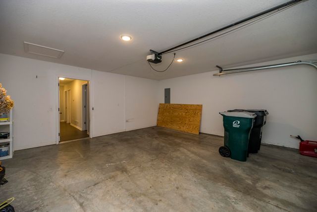 525 JEFFERSON AVE, Moberly, MO 65270