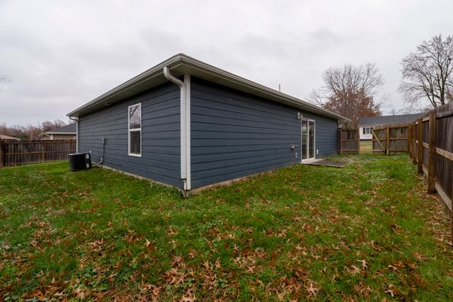 525 JEFFERSON AVE, Moberly, MO 65270