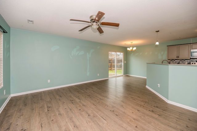 525 JEFFERSON AVE, Moberly, MO 65270