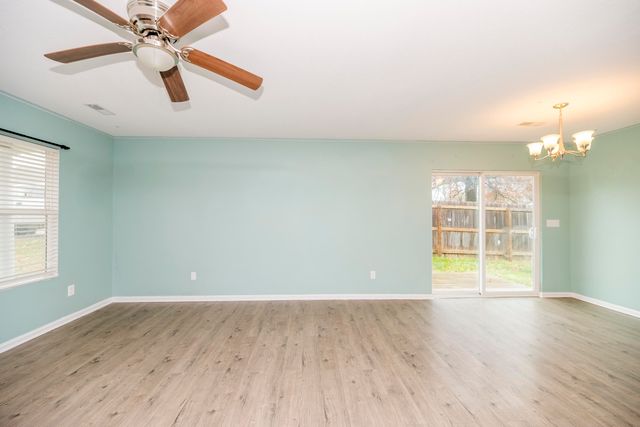 525 JEFFERSON AVE, Moberly, MO 65270