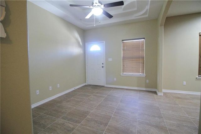 724 W Kleberg Ave, Kingsville, TX 78363