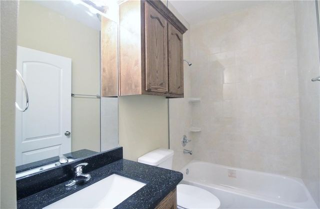 724 W Kleberg Ave, Kingsville, TX 78363