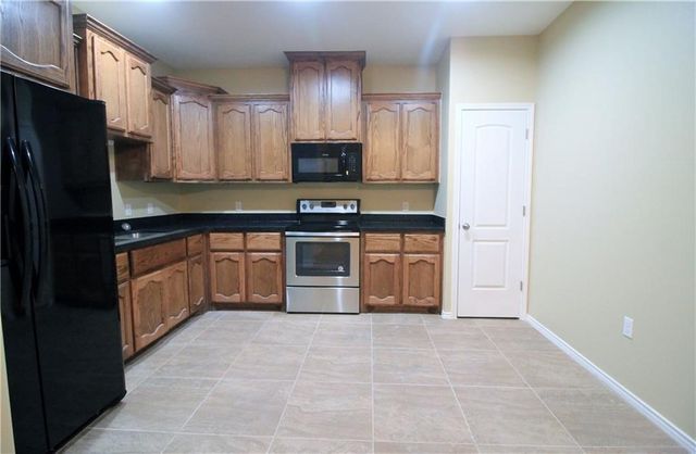 724 W Kleberg Ave, Kingsville, TX 78363