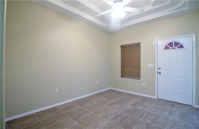 724 W Kleberg Ave, Kingsville, TX 78363