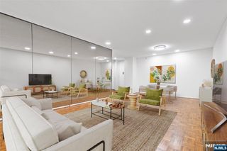 200 Winston 3121, Cliffside Park, NJ 07010