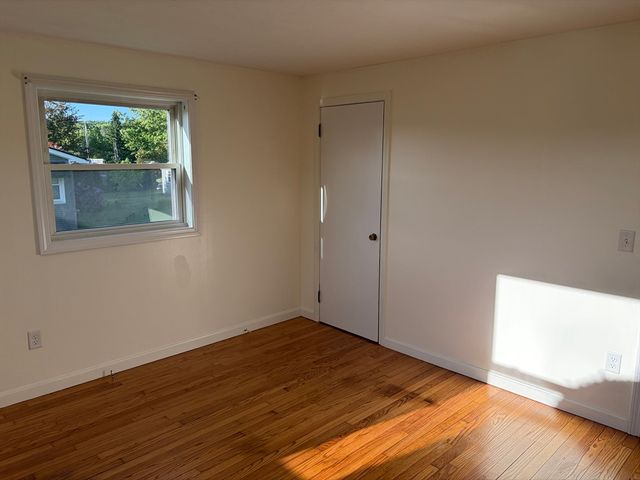 138 N Main St, Belchertown, MA 01007
