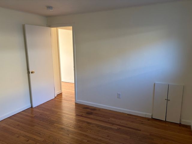 138 N Main St, Belchertown, MA 01007