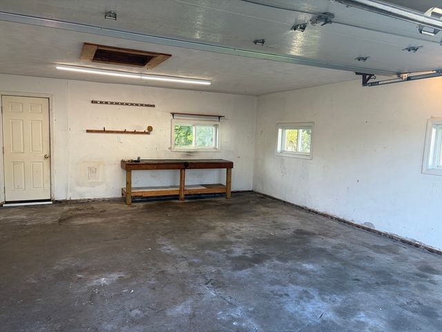 138 N Main St, Belchertown, MA 01007