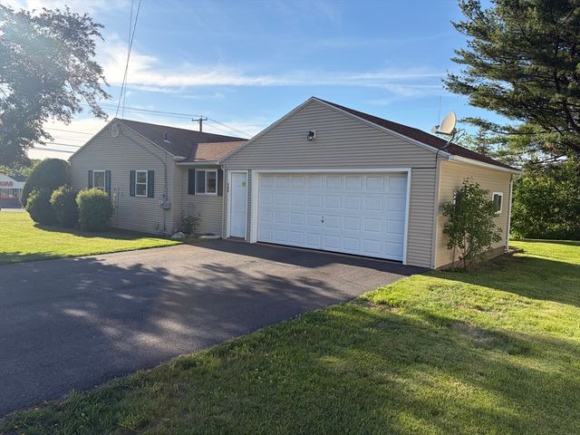 138 N Main St, Belchertown, MA 01007
