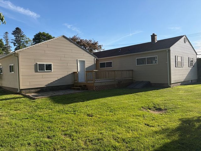 138 N Main St, Belchertown, MA 01007