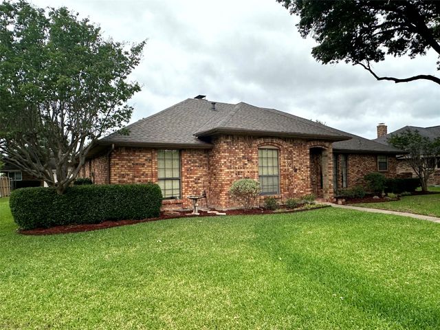 2401 Radcliffe Drive, Rowlett, TX 75088