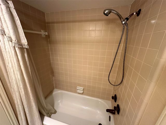 2401 Radcliffe Drive, Rowlett, TX 75088