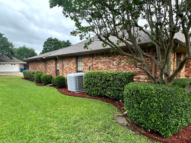 2401 Radcliffe Drive, Rowlett, TX 75088