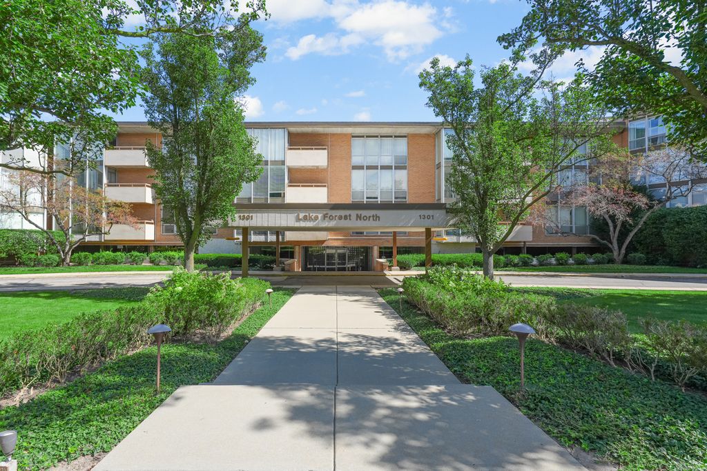 1301 N Western Avenue 217, Lake Forest, IL 60045 — exterior