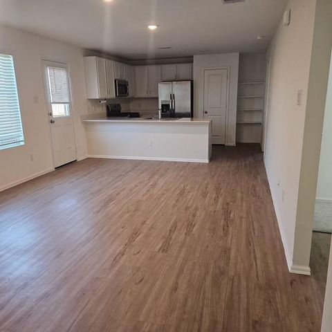 9042 Estes Lakes Drive, Baytown, TX 77521