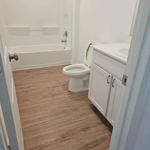 9042 Estes Lakes Drive, Baytown, TX 77521