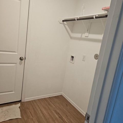 9042 Estes Lakes Drive, Baytown, TX 77521