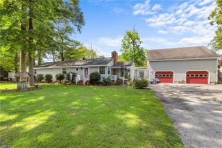 2148 Arbutus CIR, Chesapeake, VA 23323