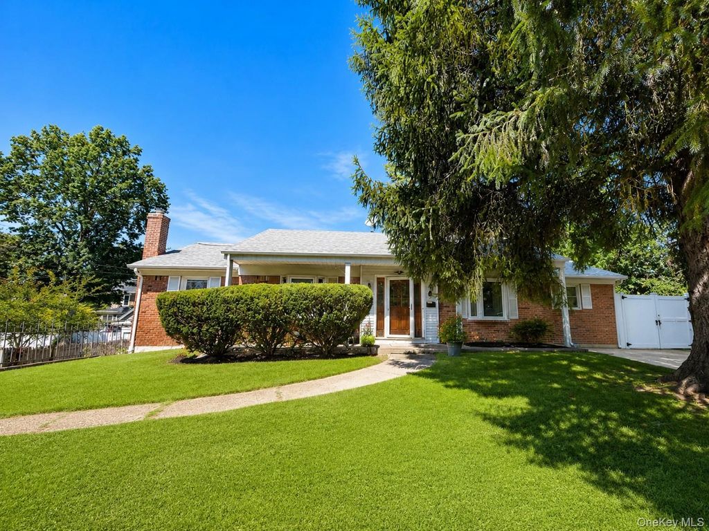 19 North Lane, Glen Cove, NY 11542 — exterior