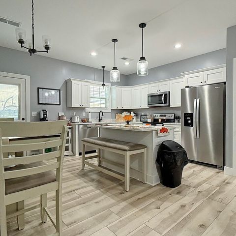 200 Brook Cove, Berea, KY 40403