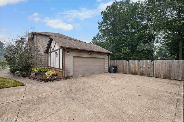 7562 Southampton Drive, North Royalton, OH 44133