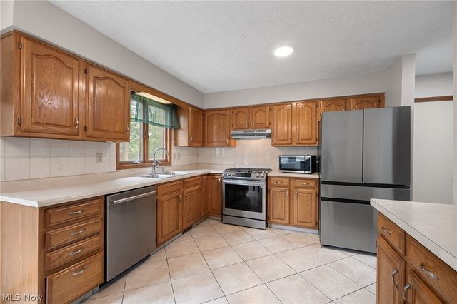 7562 Southampton Drive, North Royalton, OH 44133