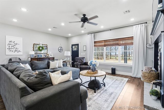 125 Enterprise, Lone Grove, OK 73443