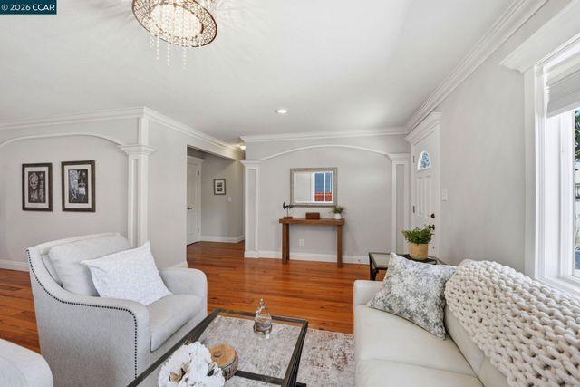916 Bataan Ave, Berkeley, CA 94710