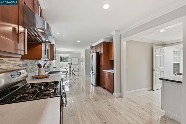 916 Bataan Ave, Berkeley, CA 94710