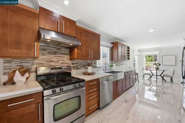 916 Bataan Ave, Berkeley, CA 94710