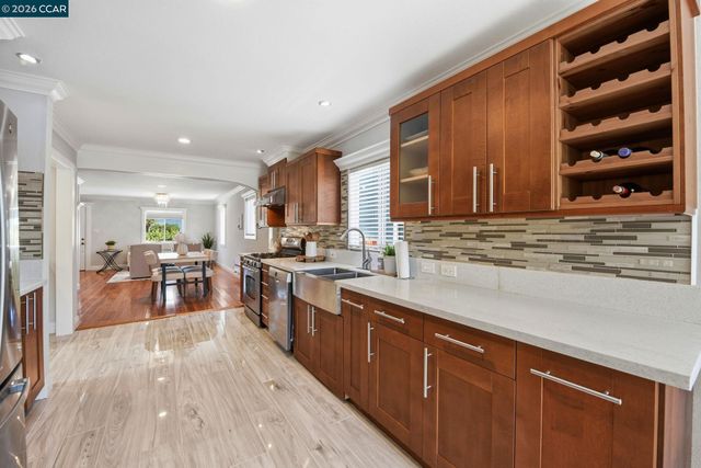 916 Bataan Ave, Berkeley, CA 94710