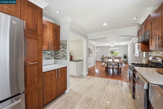 916 Bataan Ave, Berkeley, CA 94710