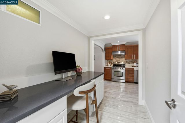 916 Bataan Ave, Berkeley, CA 94710