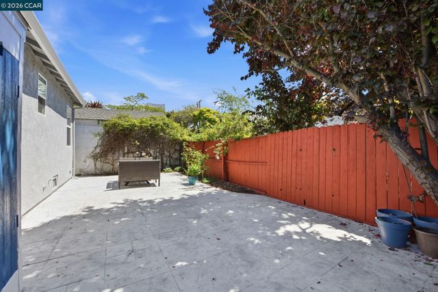 916 Bataan Ave, Berkeley, CA 94710