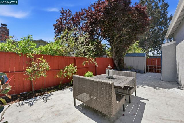 916 Bataan Ave, Berkeley, CA 94710