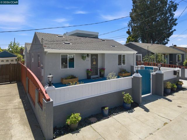 916 Bataan Ave, Berkeley, CA 94710