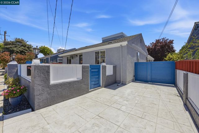 916 Bataan Ave, Berkeley, CA 94710